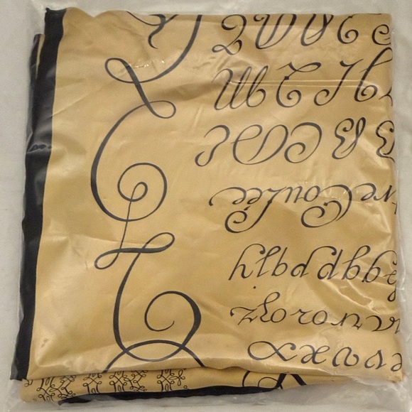 Hermès Artistic Yellow and Black Scarf - Picture 4 of 4